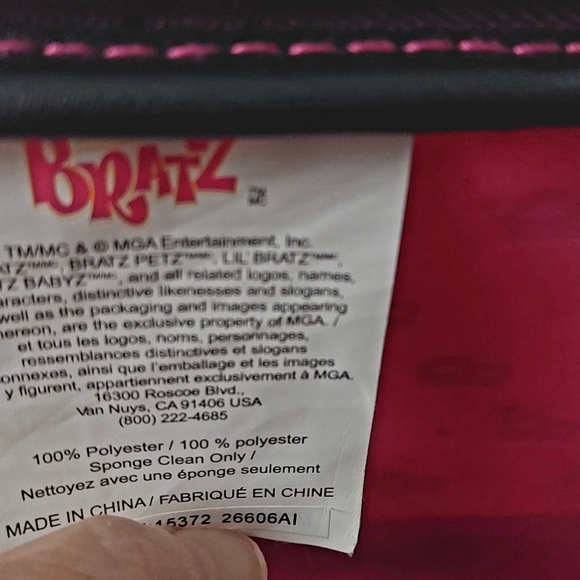 BRATZ CASE - 16" LUGGAGE ROLLING CASE - Picture 6 of 6